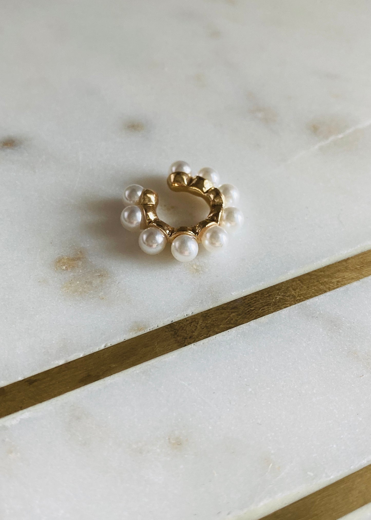 Neo Ear Cuff - Gold/Pearl